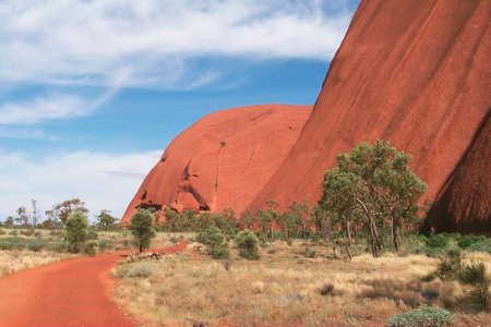 Weg um den Uluru