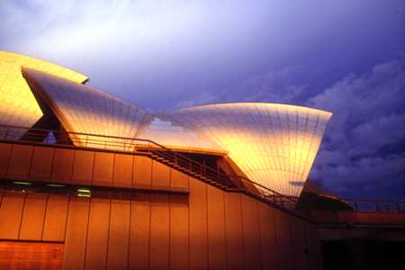 die Skyline von Sydney während der Blue Hour